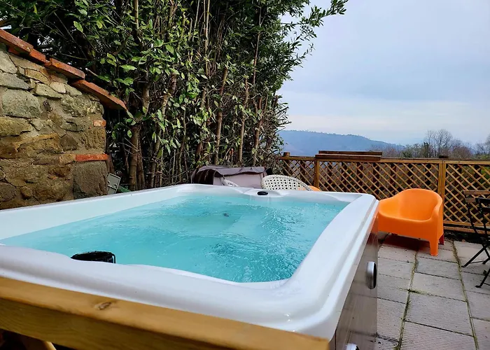 La Casa Degli Artisti, Jacuzzi, *